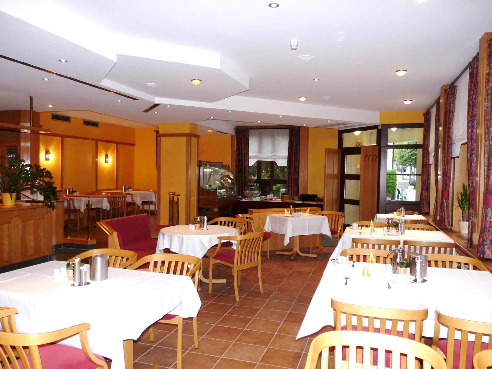 Hotel Garni "Zum Eichwerder" Templin Exterior photo