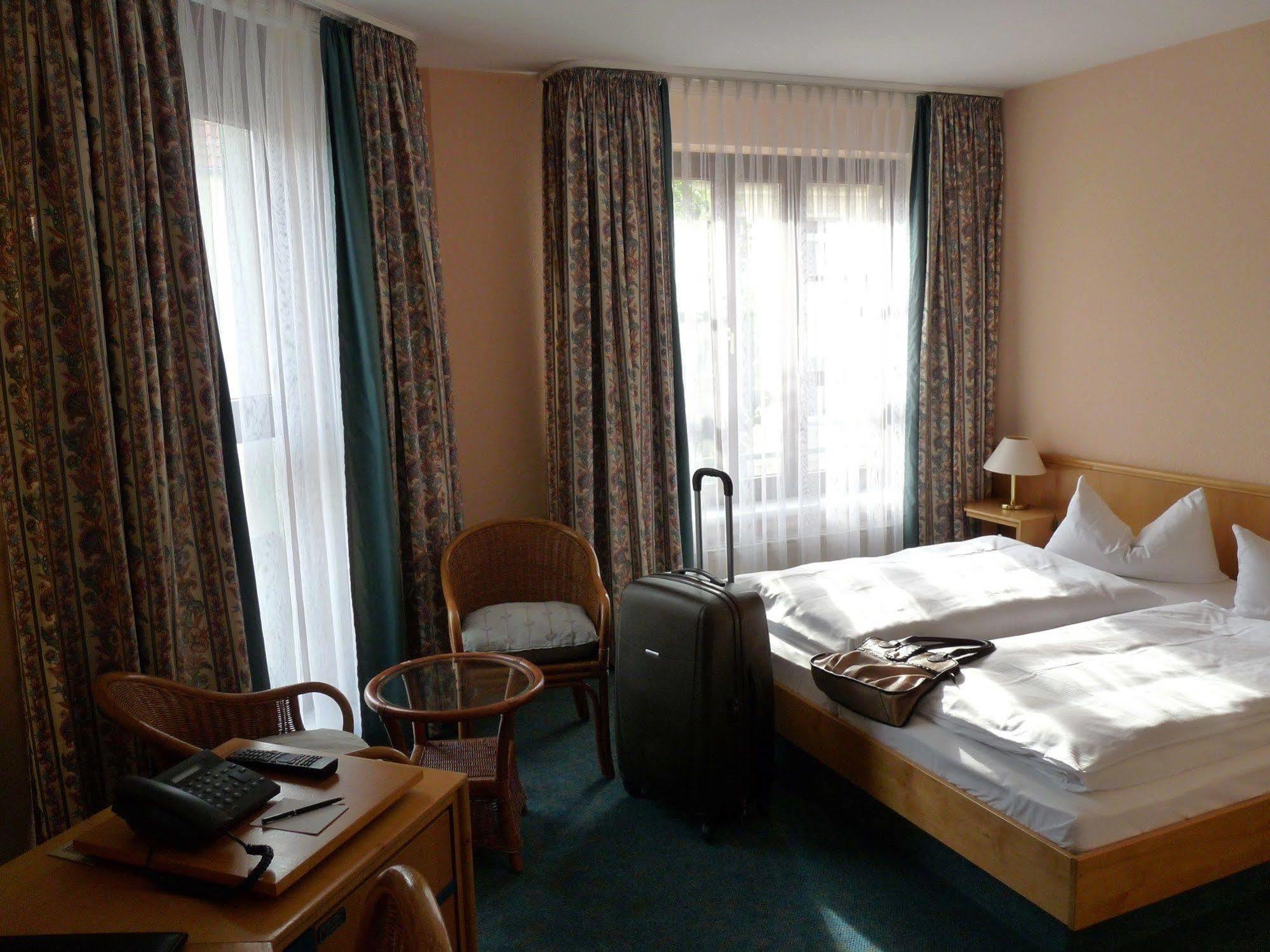 Hotel Garni "Zum Eichwerder" Templin Exterior photo