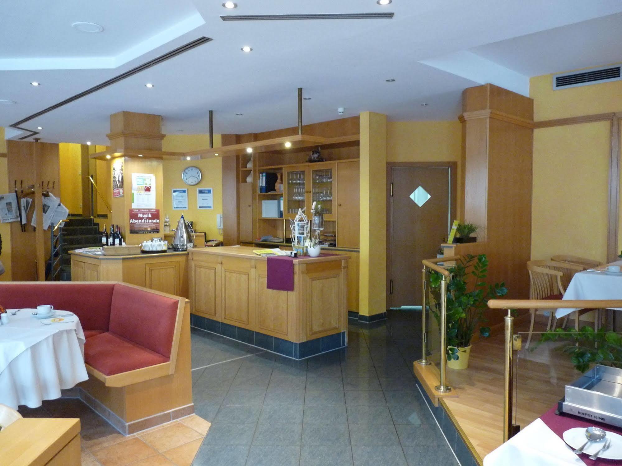 Hotel Garni "Zum Eichwerder" Templin Exterior photo