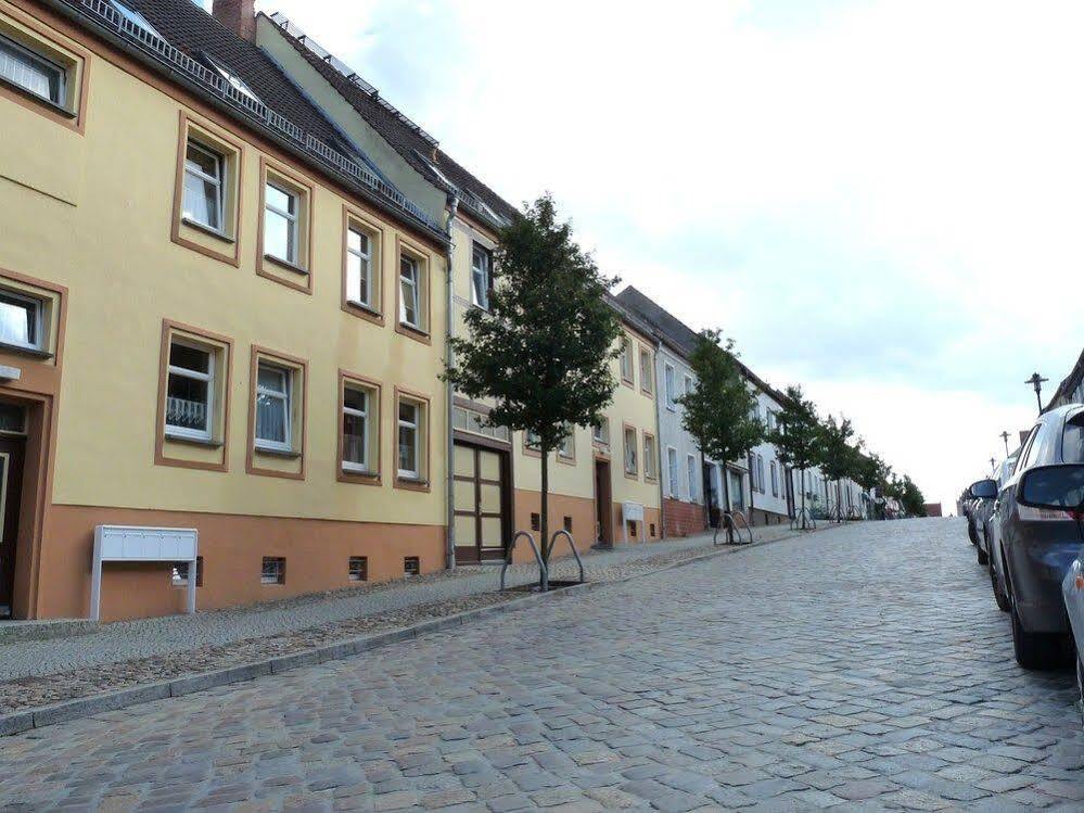 Hotel Garni "Zum Eichwerder" Templin Exterior photo